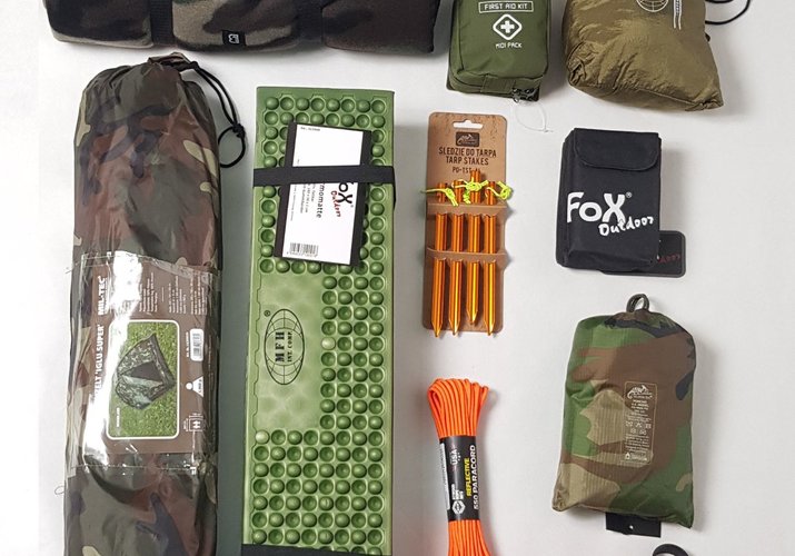 Echipament pentru drumeții – lanternă, busolă, termos... Ce nu trebuie să uitați?>