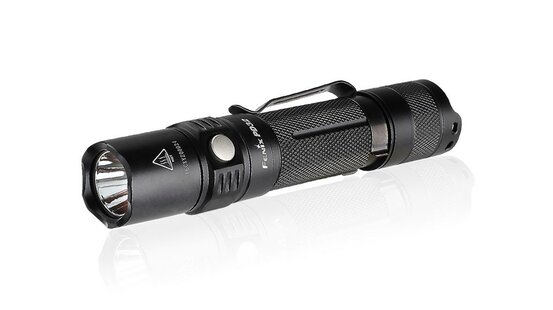 Taktická baterka Fenix PD32 X-PL (900lm)
